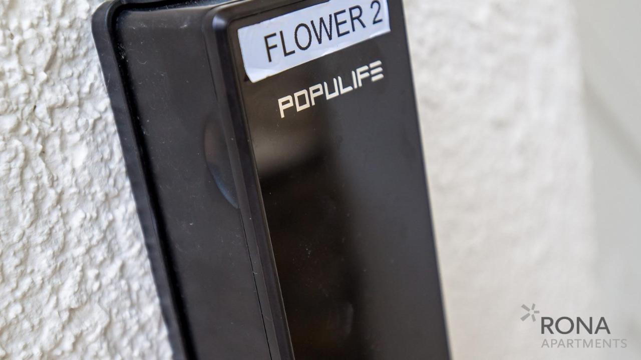 Rona Apartment Flower 1 And Flower 2 Новаля Екстериор снимка